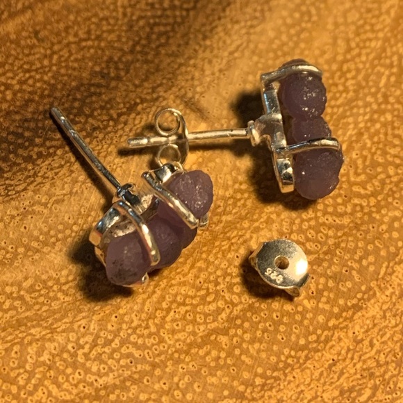 925 Sterling Silver Extreme Rare Purple Grape Chalcedony Stud Earrings Jewelry - Picture 3 of 3